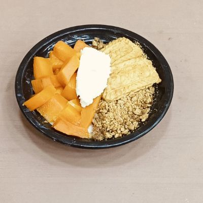 أرز بالحليب مع اللوتس والمانجو