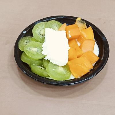 أرز بالحليب مع كيوي ومانجو