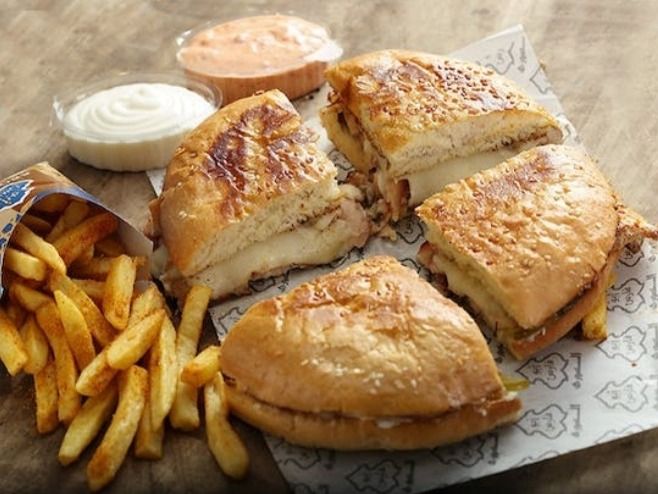 Maria Shawerma With Mozzarella Cheese Meal