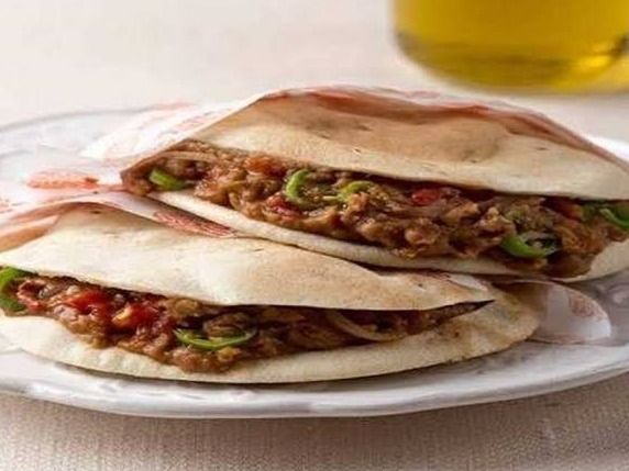 Foul Makhsos Sandwich