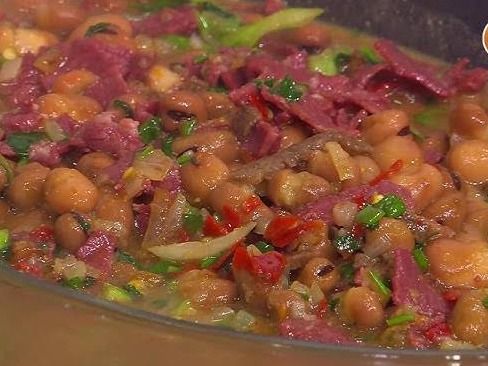 Foul with pastrami pan
