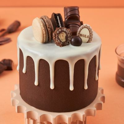Bueno Bomb Small Cake
