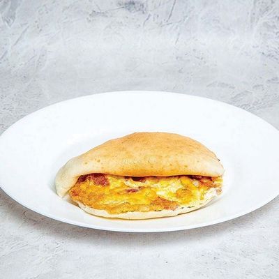 Roumi Cheese Omelette Sandwich