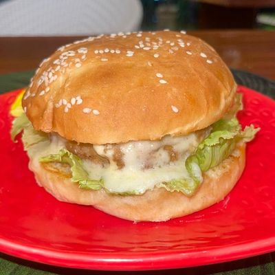 Crispy Chicken Fiesta Burger With Cheese
