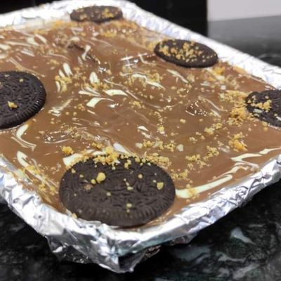 Medium Basbousa And Chocolate Pie