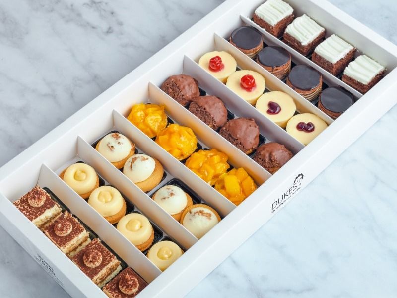 Large Gateaux Soiree Box