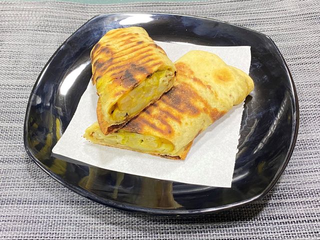 Cheesy Fries Sandwich (Potato-Baked Bread)