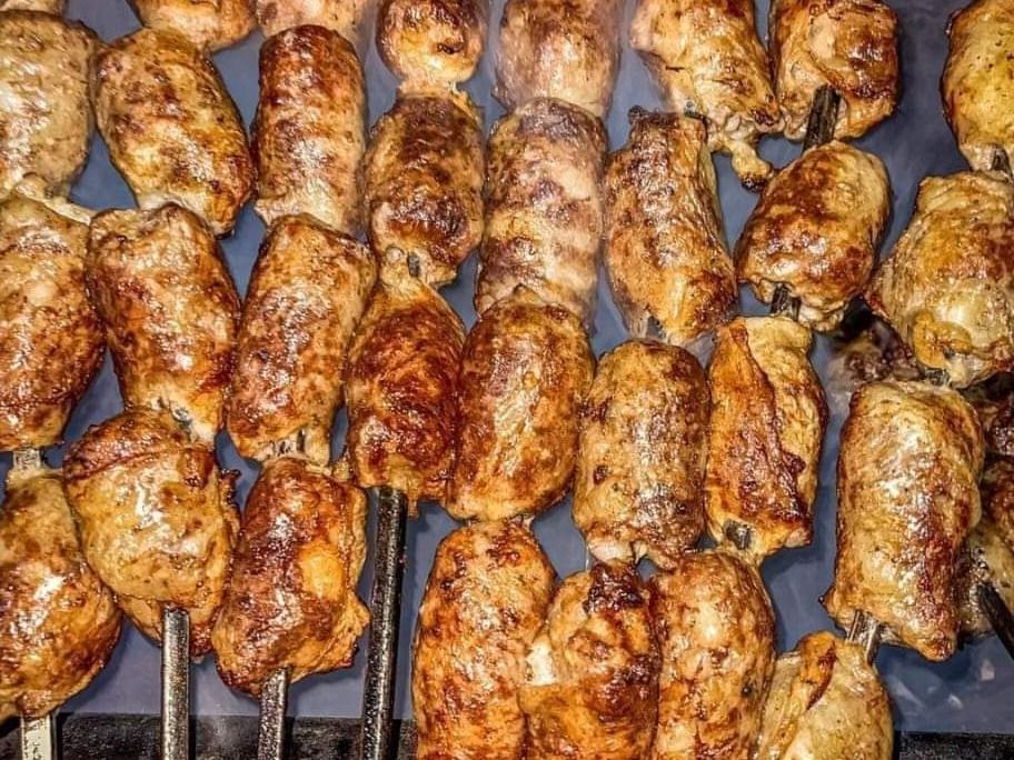 Single meal Abu Al-Hassan kebab pane tarb and kofta