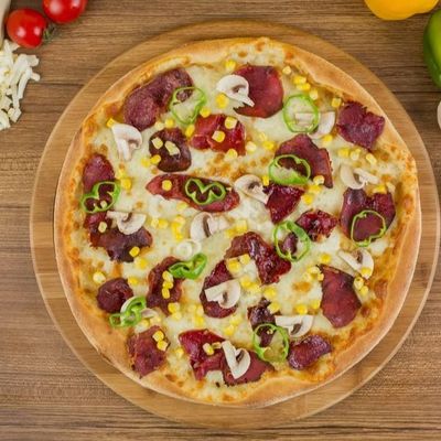 بيتزا إيطالية بالباسترما