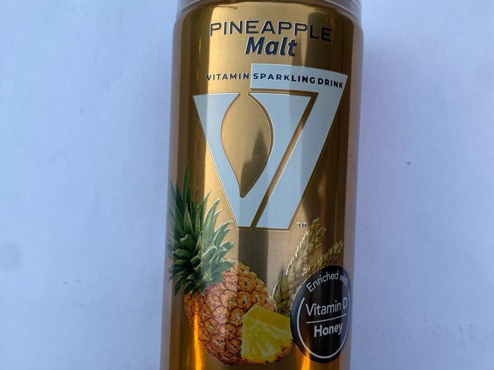 V Pinepple
