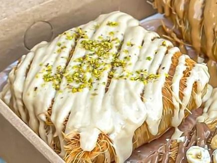 Mini Cream Konafa With Kinder Sauce
