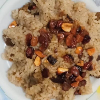 أرز عادي بالمكسرات