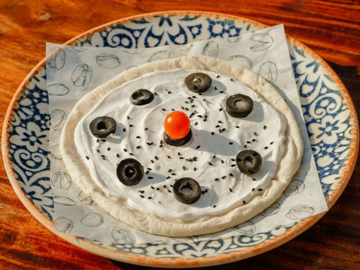 Mankoushe Labneh W. Olives