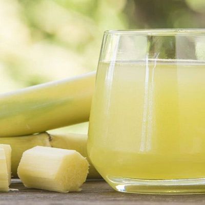 Sugarcane with lemon juice