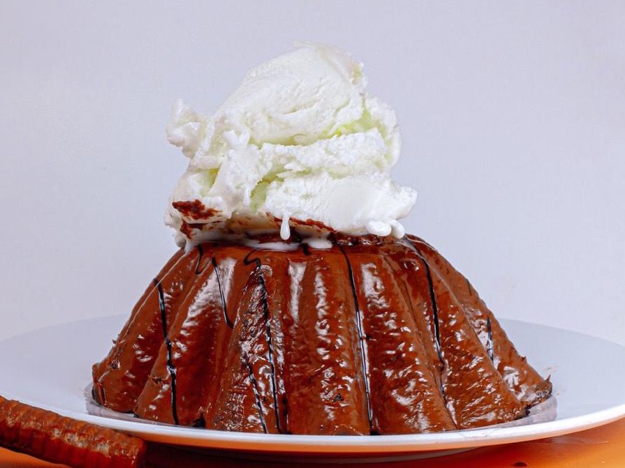 Molten Cake With Ice Cream