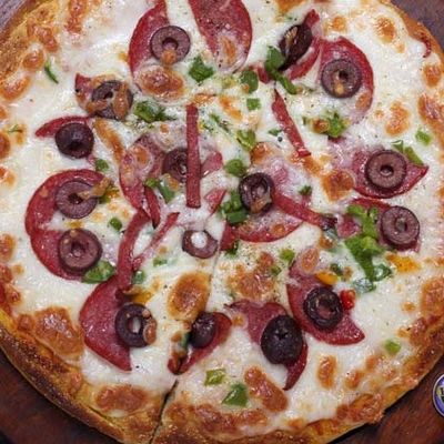Salami Pizza