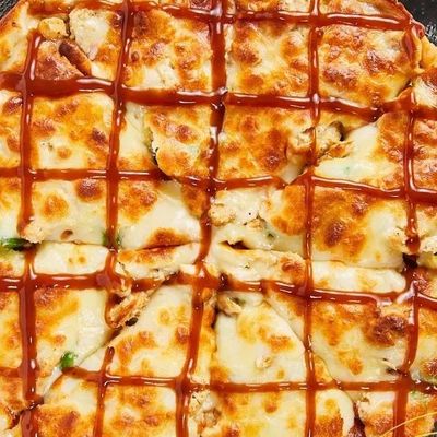 Chicken Barbeque Pizza