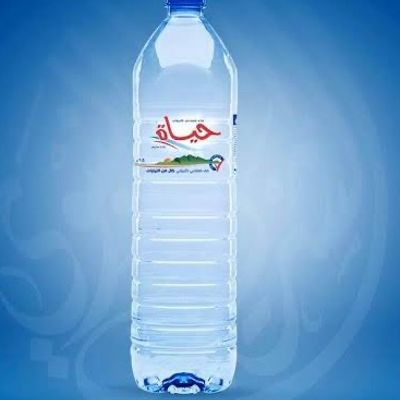 مياه معدنية كبيرة