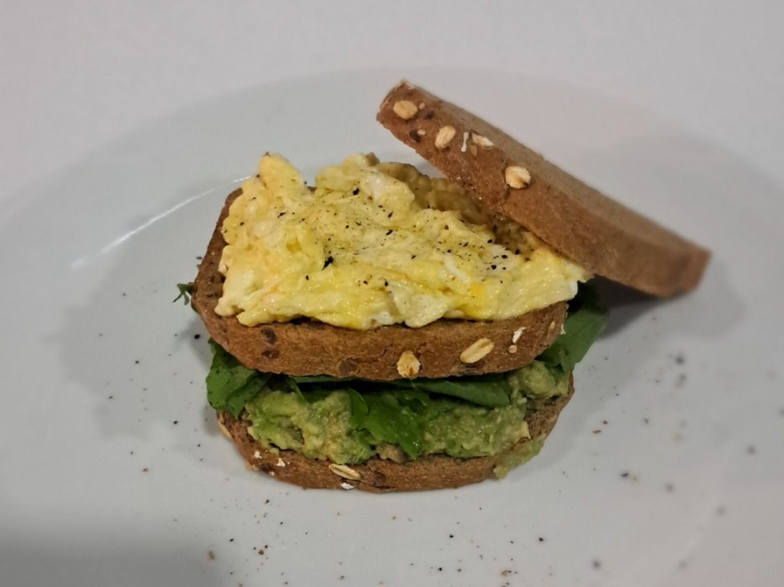 Avo Egg Sandwich
