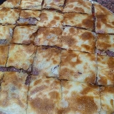 فطيرة سجق لحم ضأن
