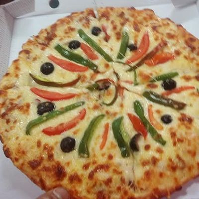 بيتزا الحنيدي توب إيطالي