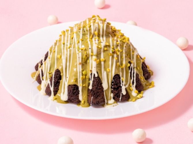 Pistachio Molten Cake