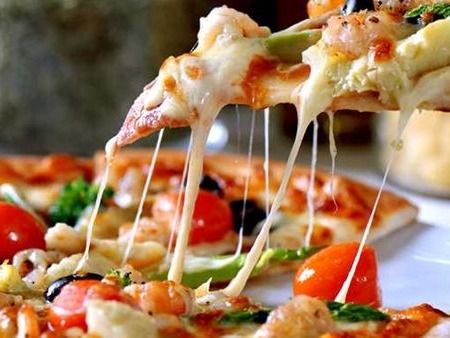Quattro Formaggi Pizza