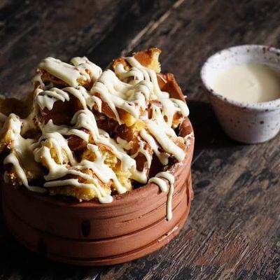 كسرولة وافل بالشوكولاتة البيضاء