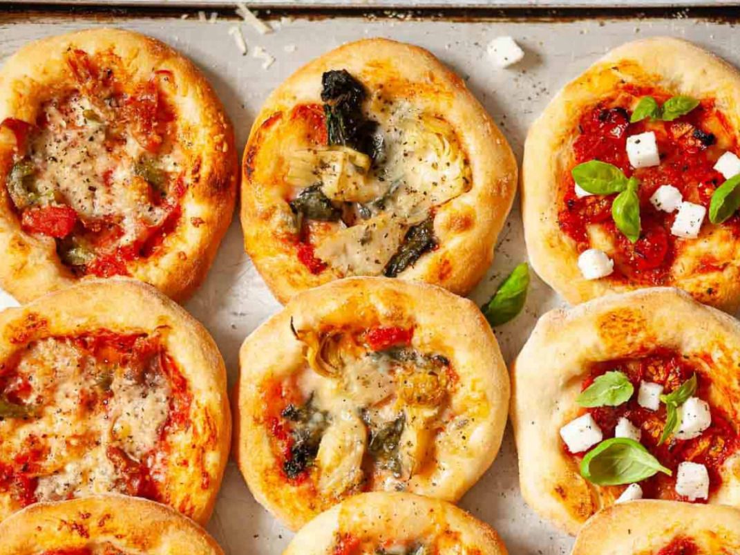 Veggie And Mozzarella Mini Pizza