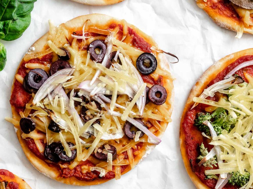 Veggie And Coconut Cheese Mini Pizza