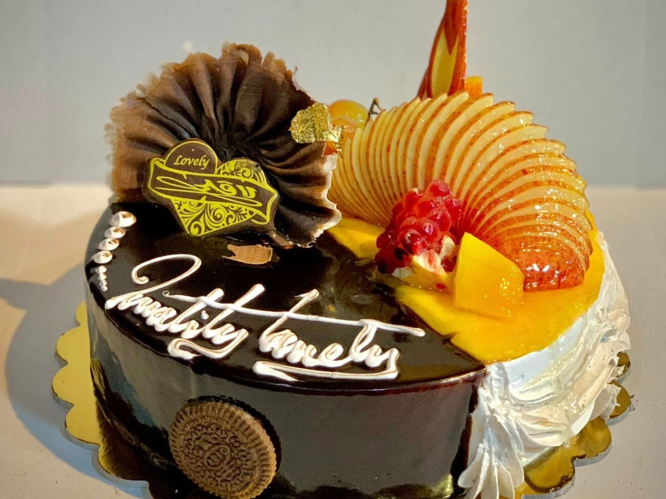 Half White Half Chocolate Cake