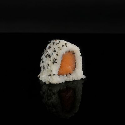 Ura Salmon Maki
