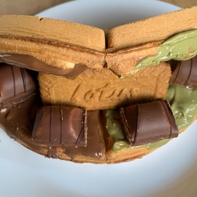 Pistachio Sandwich