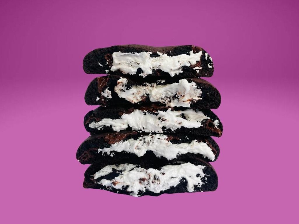 Double Chocolate Cookie Stuffed With Marshmallow