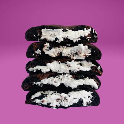 Double Chocolate Cookie Stuffed With Marshmallow