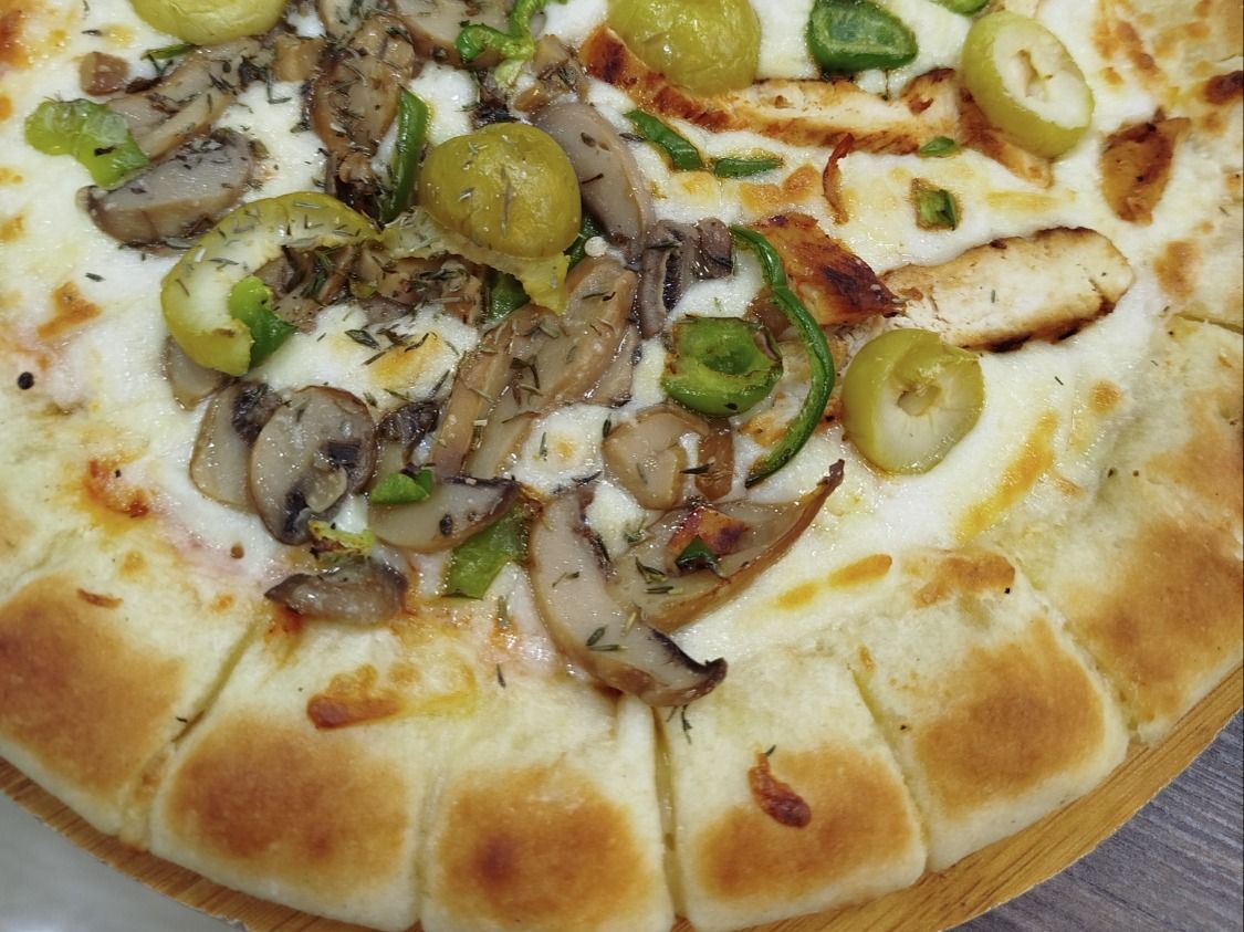 Chicken Mushroom Pizza