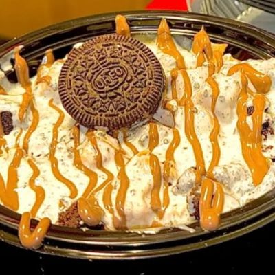 White chocolate tagine with caramel and Oreo