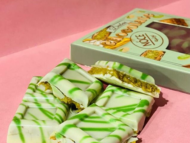 Dubai White Chocolate Bar (Kunafa Pistachio)