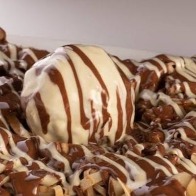 Fettuccine Nuts And white Nutella With Chocolate