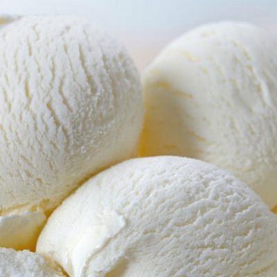 Vanilla ice cream scoop