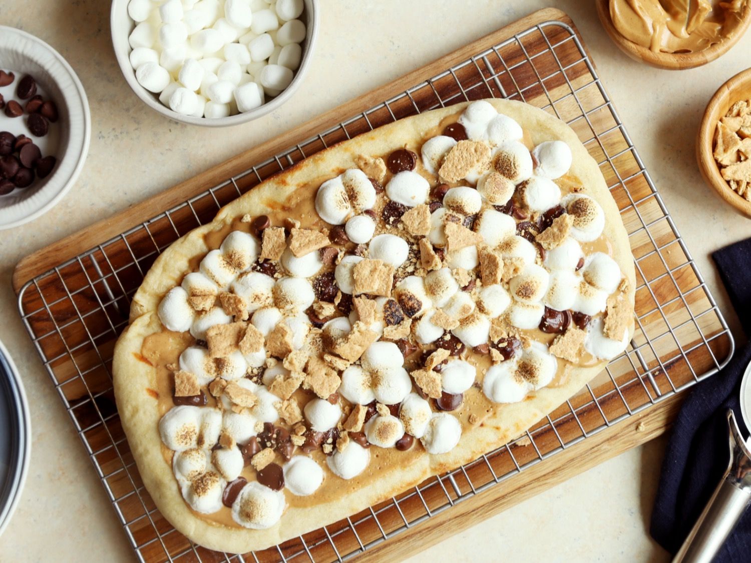 Peanut Butter S'mores Pizza