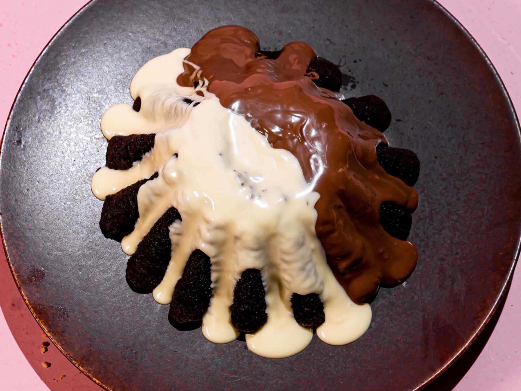Nutella Molten Cake With White Chocolate