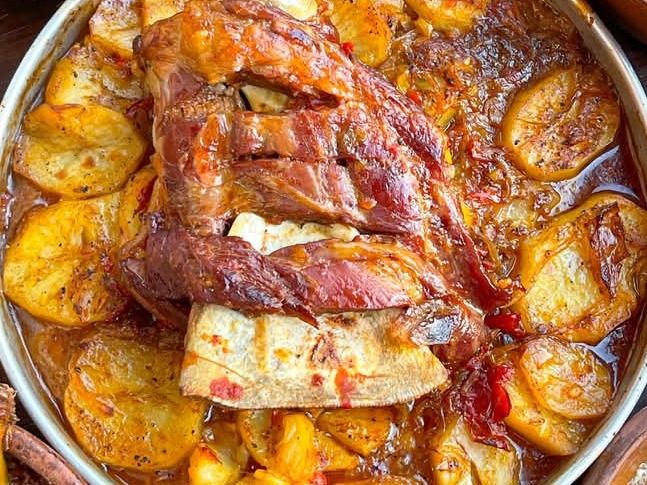 Lamb ribs potatoes tray
