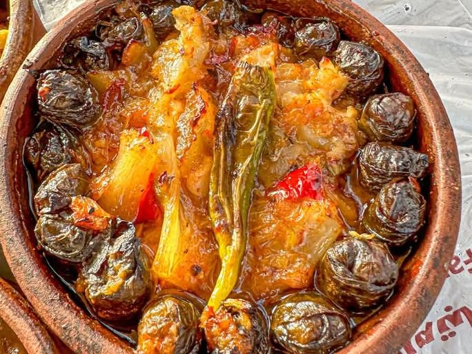 Vine leaves Knuckles casserole