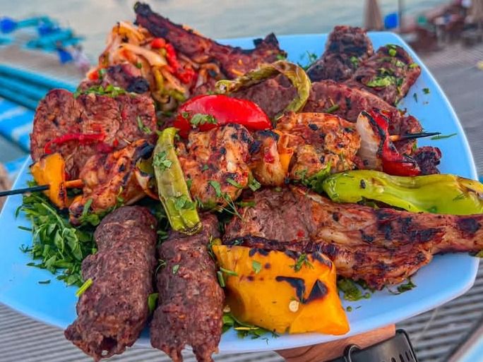 Mix grilled kofta and meat 1/4 kilo