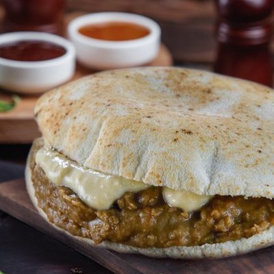 Flaxseed Oil Foul sandwich