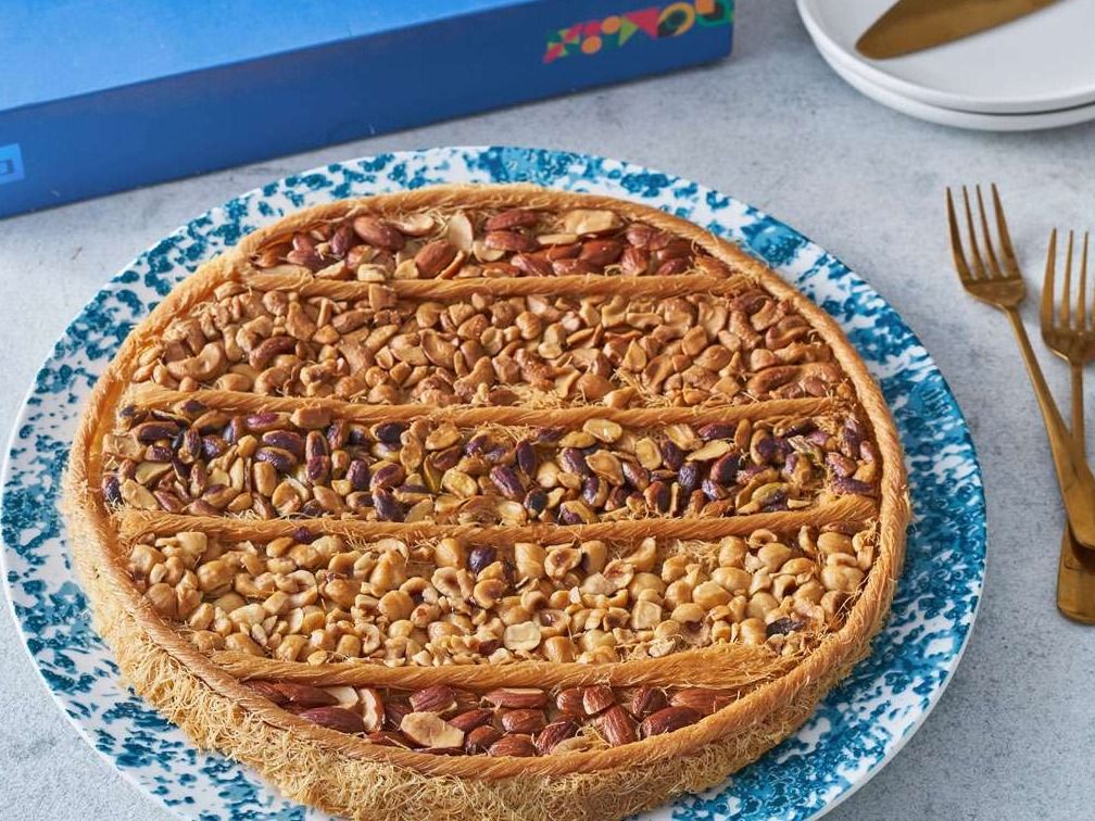 Konafa With Nuts Tray