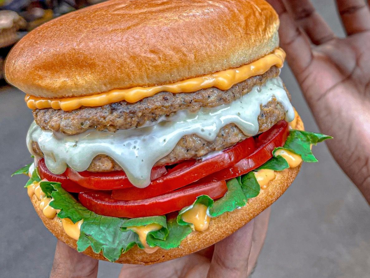 Double Caesar Grilled Chicken Burger 250g