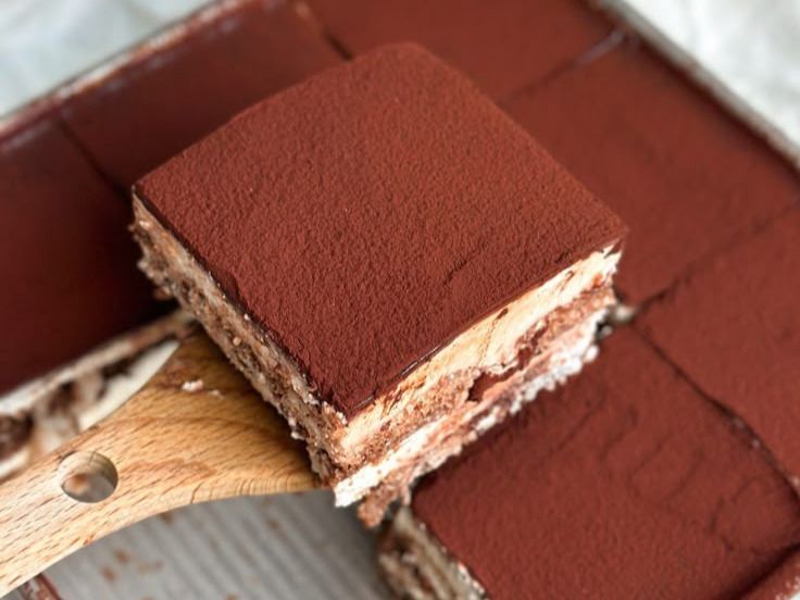 Tiramisu Cake
