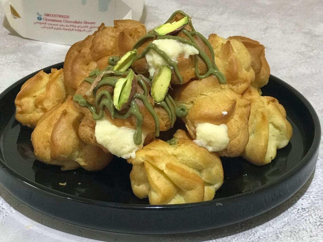 French Eclair With Pistachio